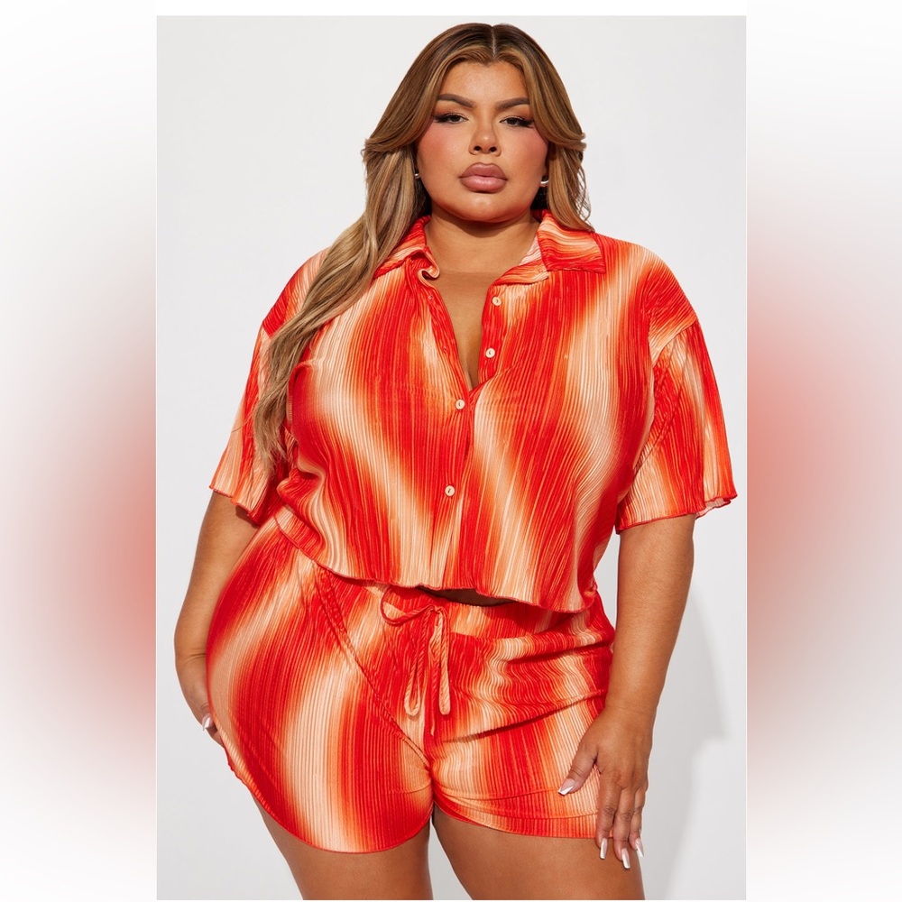Adella Plisse Short Set- Size 1X! BNWT! Fashion Nova 🍊🍓